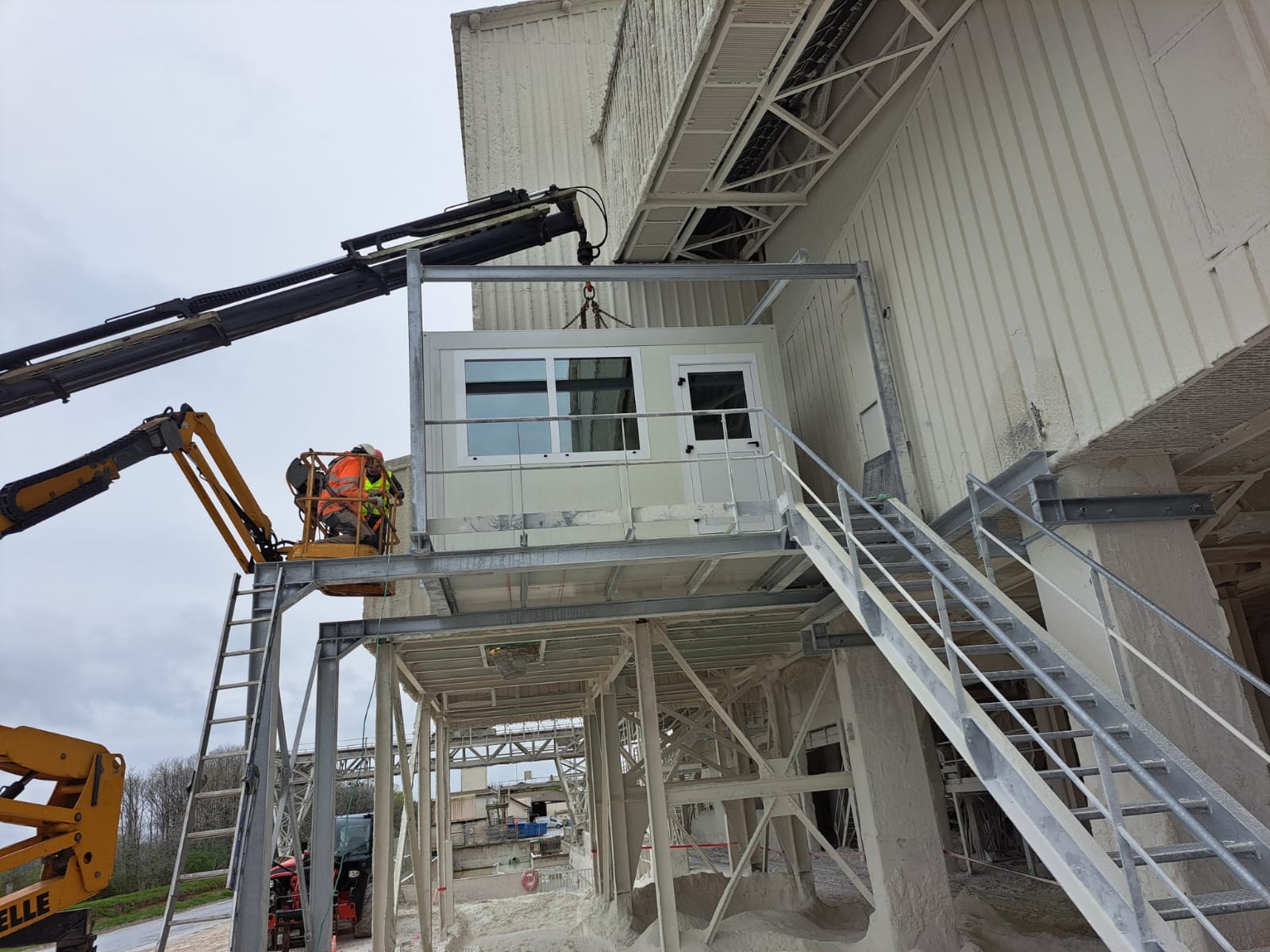Bureau technique Lhoist — module en place sur la plateforme