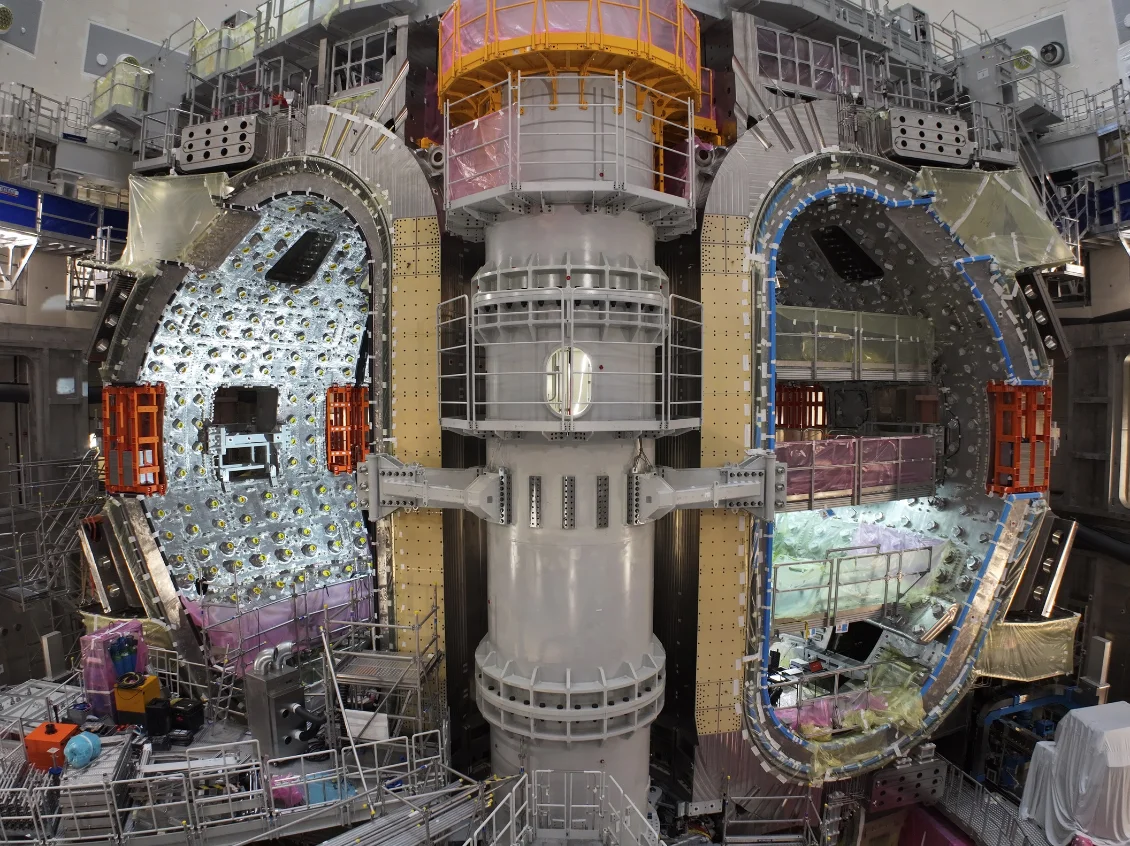 Chantier ITER — assemblage de la machine de fusion