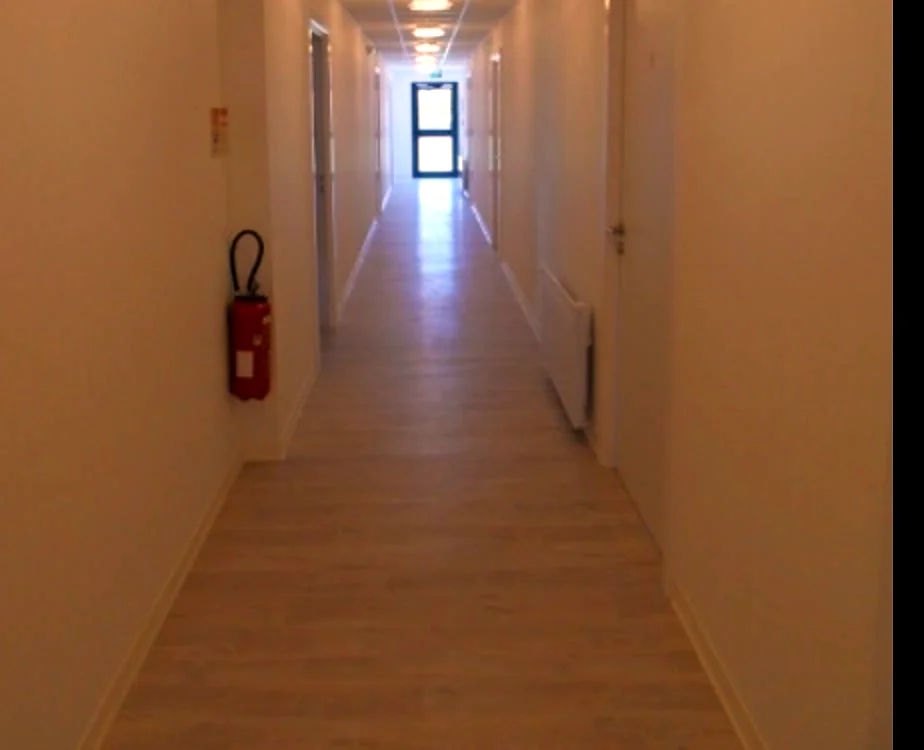 Circulation intérieure vers les chambres — centre de formation DFCO