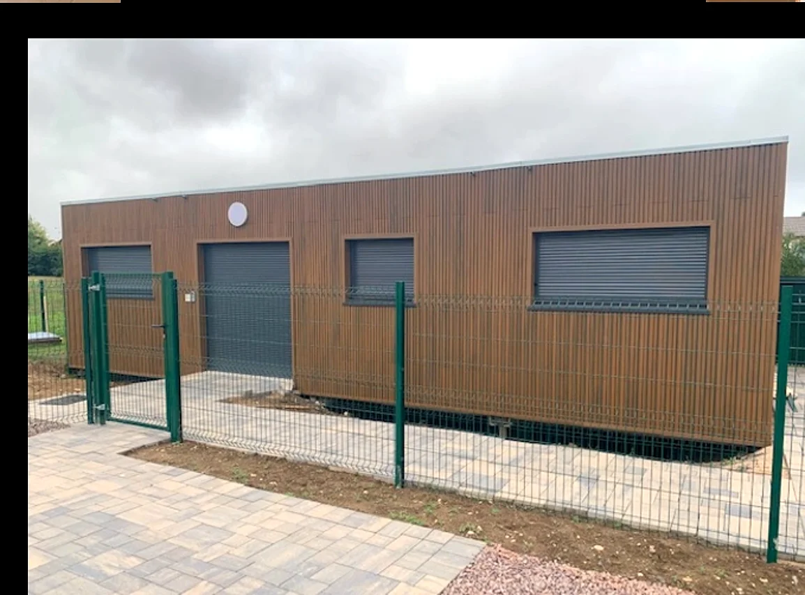 Micro-crèche modulaire à bardage bois — Dieulouard