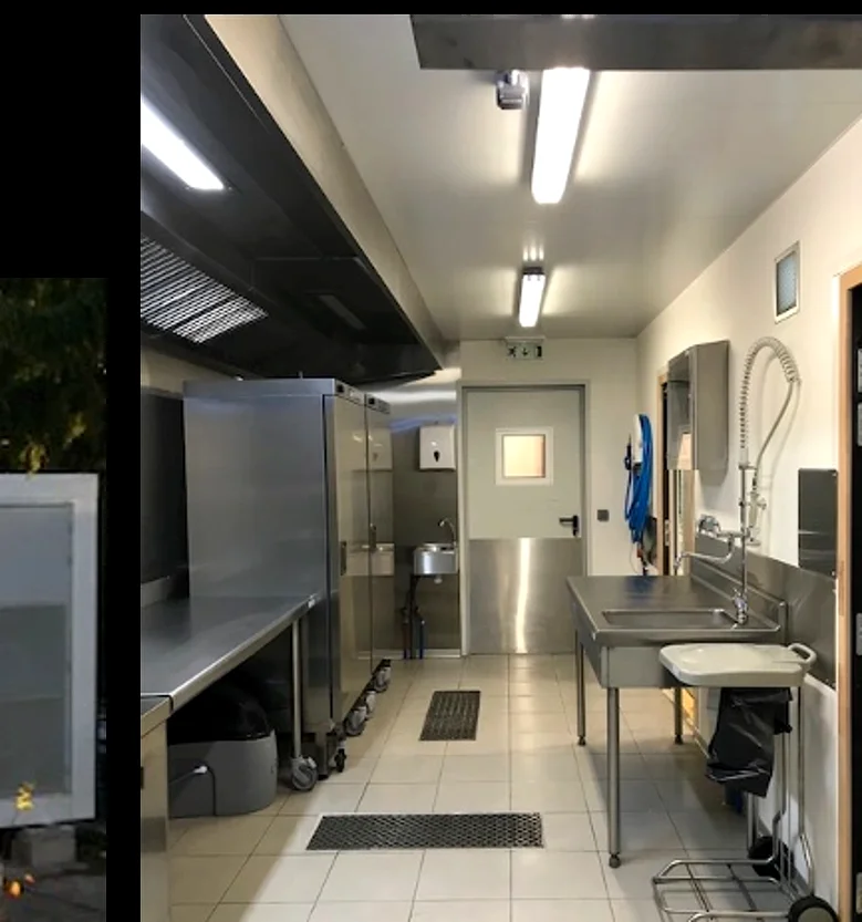 Zone de préparation en inox — collège La Fontaine du Roy