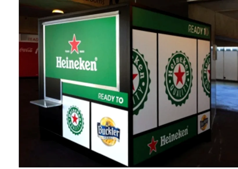 Kiosque de vente habillé sur mesure — Stade de France