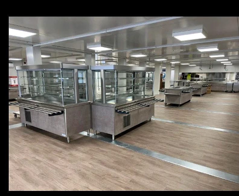 Self et distribution du restaurant — Camp Alain Mimoun