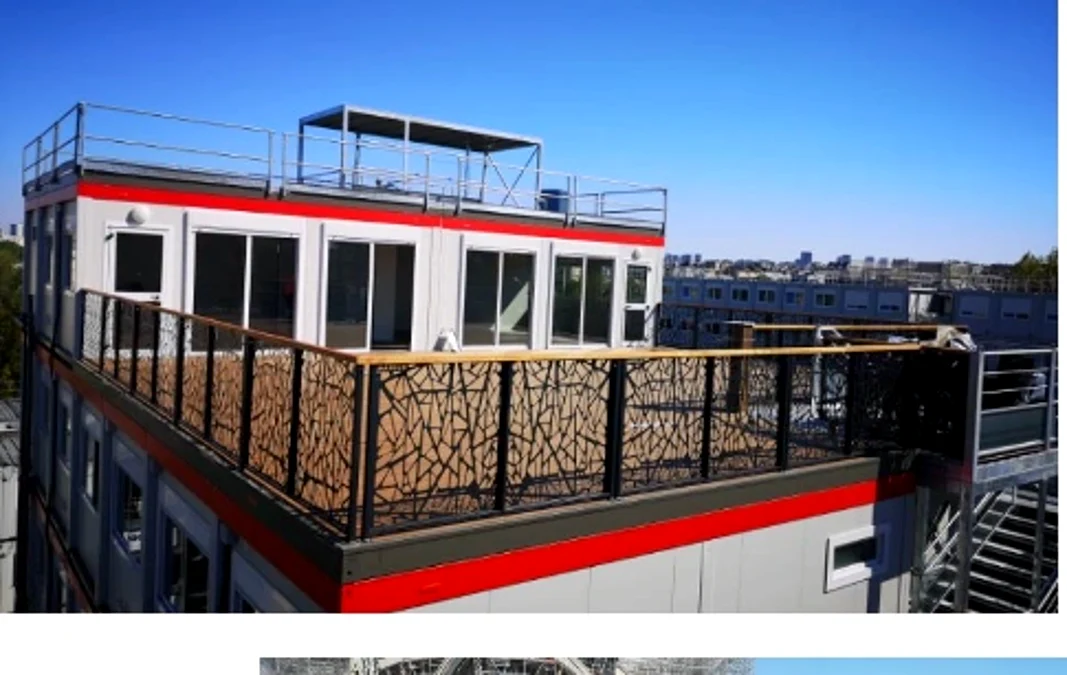 Terrasse aménagée avec garde-corps décoratif — base-vie Notre-Dame