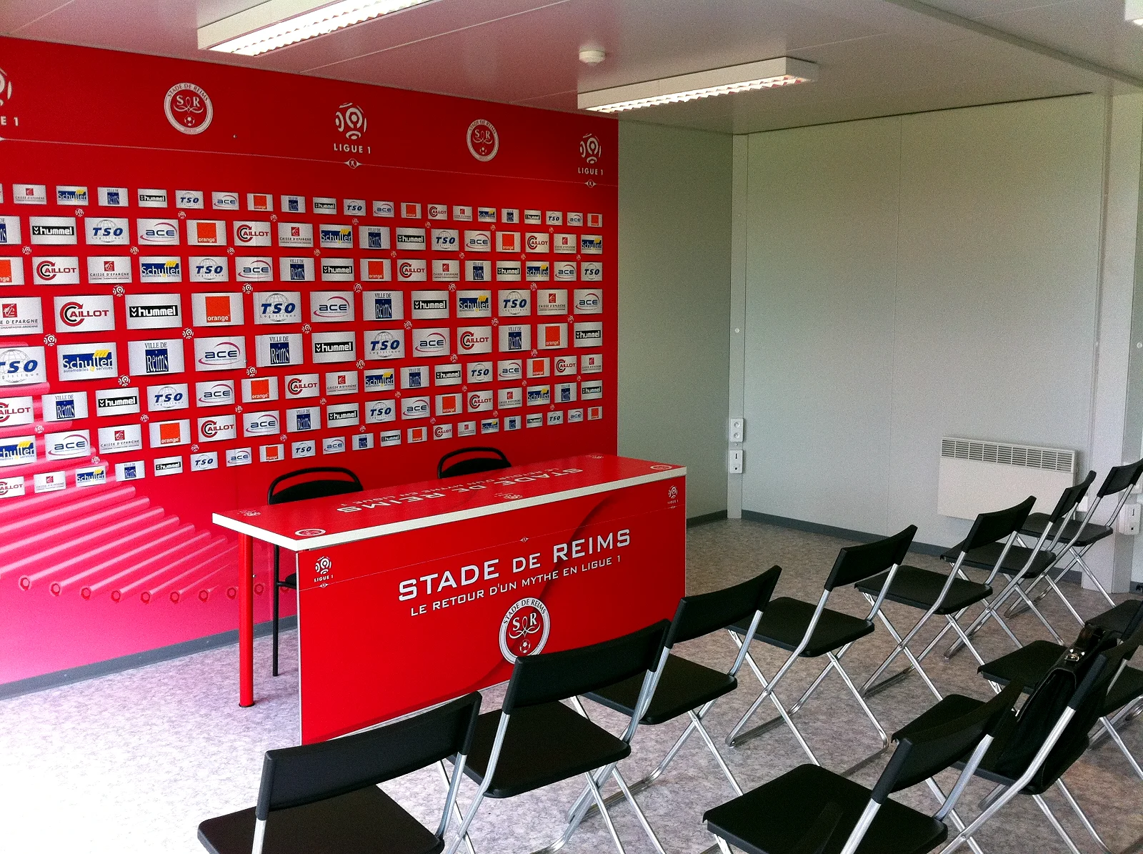 Salle de conférence de presse — Stade de Reims