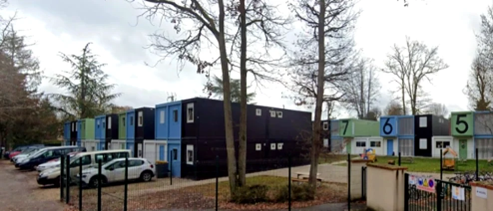 Ensemble clôturé de logements — Action Enfance, Les Sablons