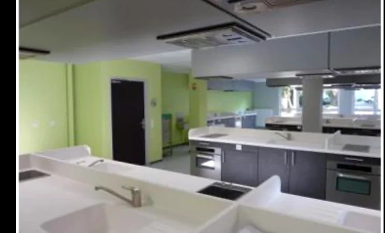 Salle de travaux pratiques collation — Lycée de la Tournelle