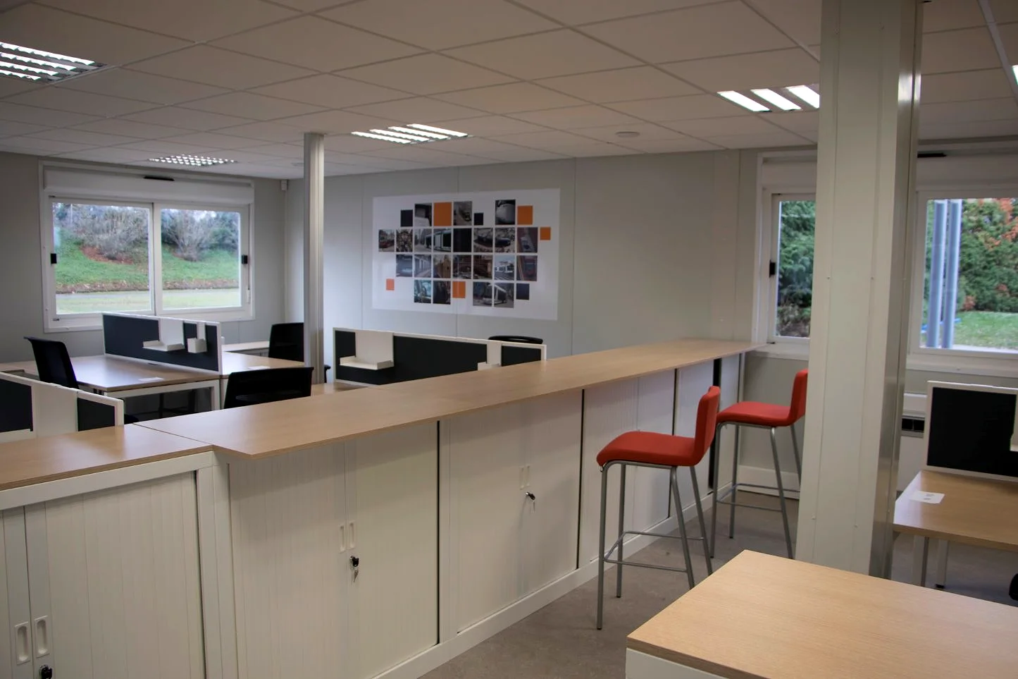 Espace de travail avec coin convivial — New TransLohr